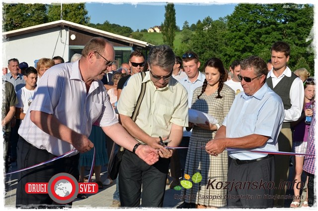 Prerez traku ob odprtju podjetja Dekorus v Mestinju